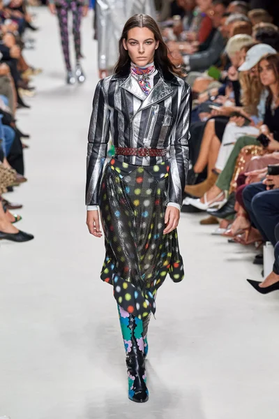 Look 26